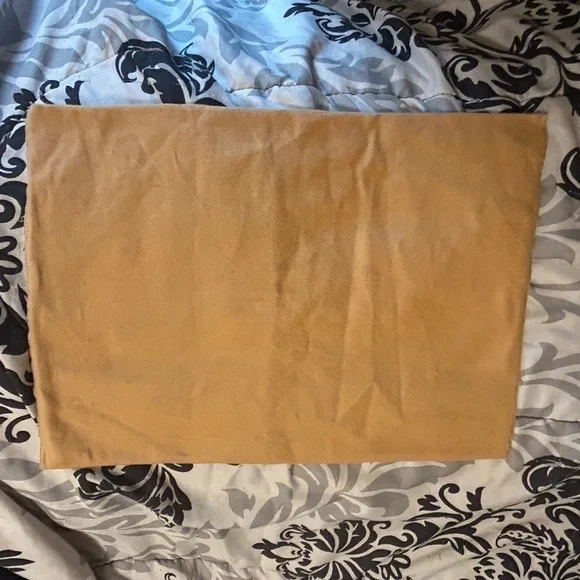 Lv dust bag
